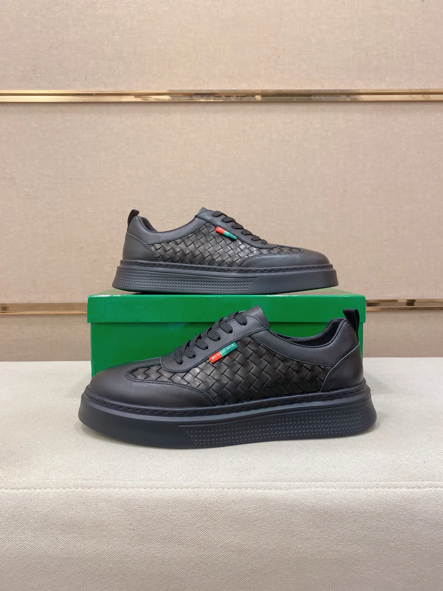 Men's shoes💰 500💰 【BV】The latest hot style‼ ️Casual men's shoes, uppers imported first-layer cowhide. Fully imported first-layer leather lining✔️Exquisite workmanship, excellent foot feel, special rubber sole✔️, cool and fashionable, the latest fashion, fashionable outsole, hurry up. Code number: 38-44